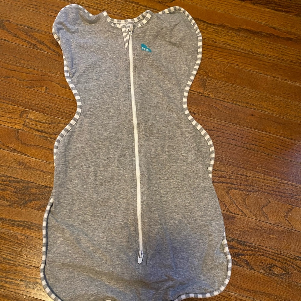 Love to dream swaddle - newborn size, excellent condition, grey unisex color